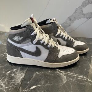 Jordan 1 High OG "Washed Black" Grade School Kids' Shoe